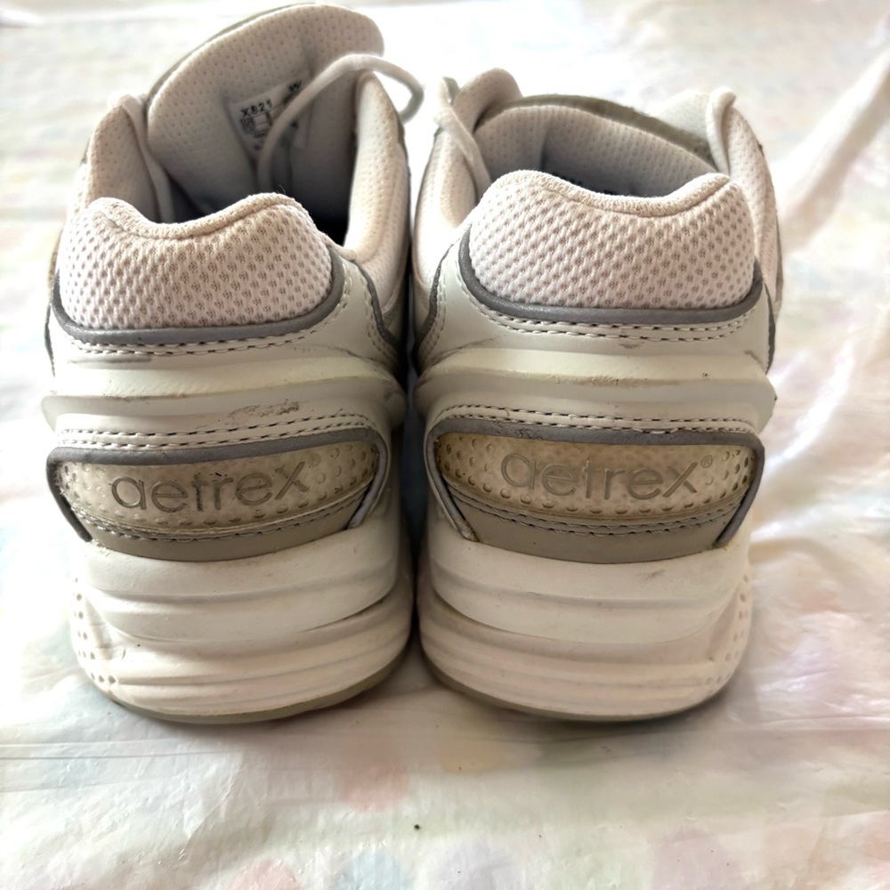 Aetrex X821 Leather White and Gray Sneakers Walking Shoes SZ 8 W Worn 2X - Picture 8 of 15